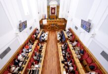 PP y PSOE acuerdan que las Cortes CLM puedan tener hasta 55 diputados, reforma que se materializará en 2027