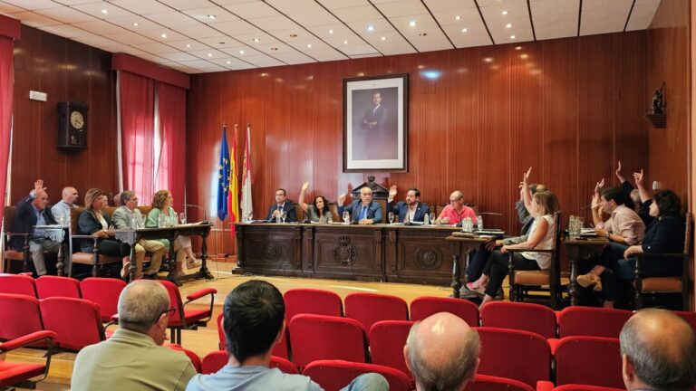 Laura Carrillo, nueva concejala de Deportes en Manzanares, y Gemma de la Fuente de Políticas de Empleo