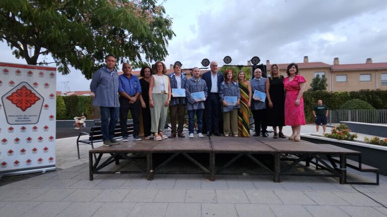 El barrio de San Blas de Manzanares distingue a María José Terriza, Cárnicas Márquez, Julio Jareño y Juan Ramón Romero