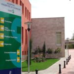 Un trabajador sufre la caída de una puerta de 250 kilos en Manzanares