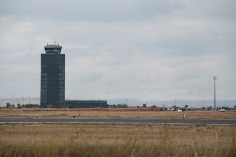 El aeropuerto de Ciudad Real pide más seguridad, mantenimiento y contenedores en plena polémica de migrantes