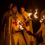 Más de quinientas antorchas iluminaron el entorno del castillo de Manzanares