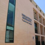 Pilar Gómez-Pastrana llevó su ‘Dragones en el sótano’ a la biblioteca de Manzanares