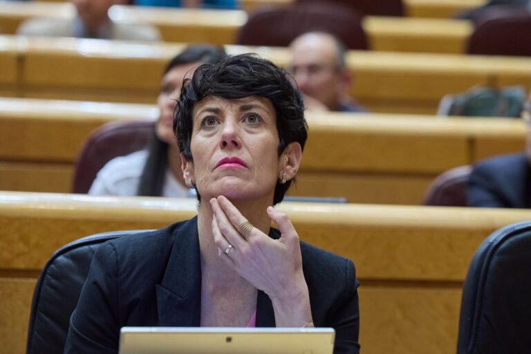La ministra Elma Saiz asegura que «no hay ninguna decisión tomada» sobre el centro de migrantes en el aeropuerto de Ciudad Real