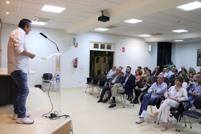 Antonio Doctor reinterpreta en Manzanares sus mejores obras para celebrar sus bodas de plata