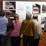 Fotos, recortes de prensa, carteles, programas y vestuario repasan en Manzanares los 50 años de ‘Mater Assumpta’