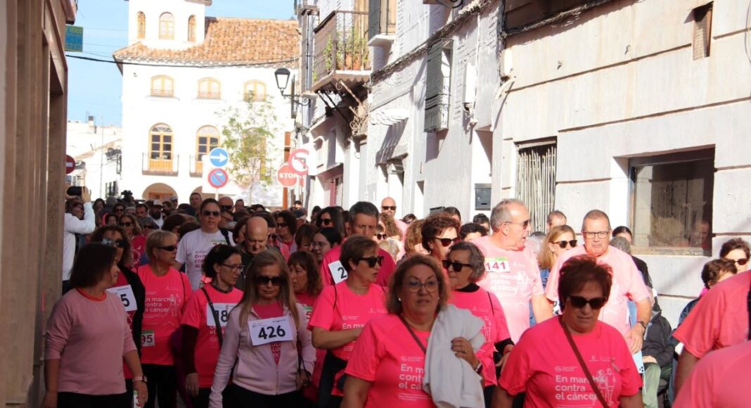 Marcha contra el cáncer de mama en Manzanares
