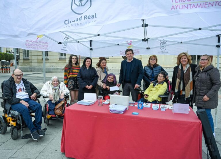 La Diputación de Ciudad Real muestra su apoyo a la Asociación “Ciudad Accesible”, que reivindica una mejora de la accesibilidad