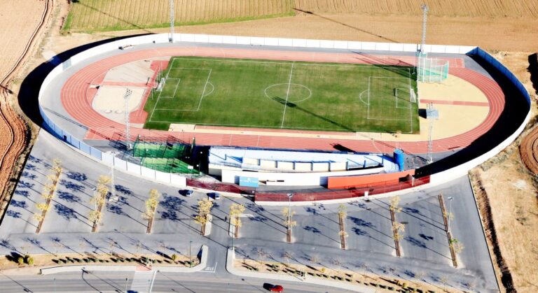 Manzanares pone el nombre de Sonia Molina-Prados a la pista de atletismo