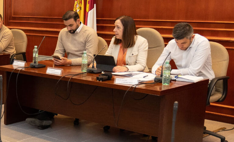 Comsermancha estudia unificar las tasas de recogida de residuos en sus 21 municipios