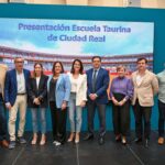 Valverde aprecia en la reactivación de la Escuela Taurina de Ciudad Real una puesta por nuestra identidad, por la tradición y la cultura