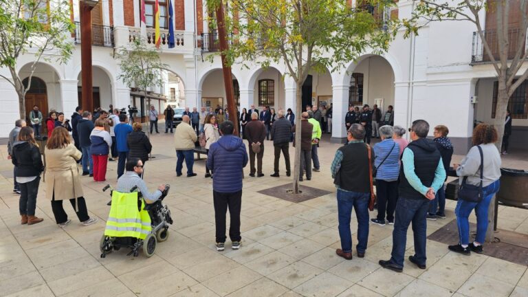 El Ayuntamiento de Manzanares recoge en Fercam ayuda para las personas afectadas por la DANA