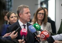 Page, tras declarar Lobato, advierte de que «ninguna militancia obliga a ser cómplice»