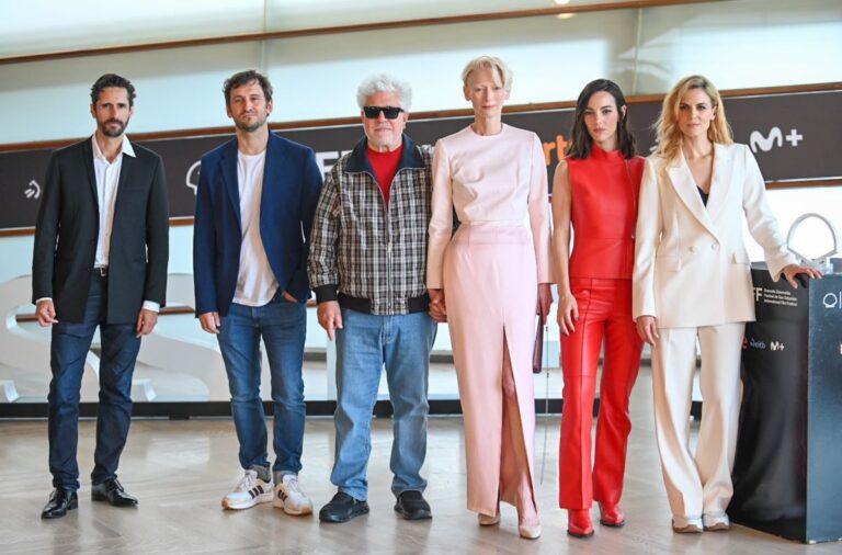 ‘La habitación de al lado’, de Pedro Almodóvar, logra 10 nominaciones a los Premios Goya