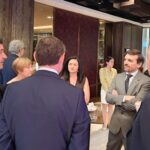 Valverde defiende ante un grupo de periodistas tailandeses la extraordinaria calidad del vino que se produce en Ciudad Real y en España