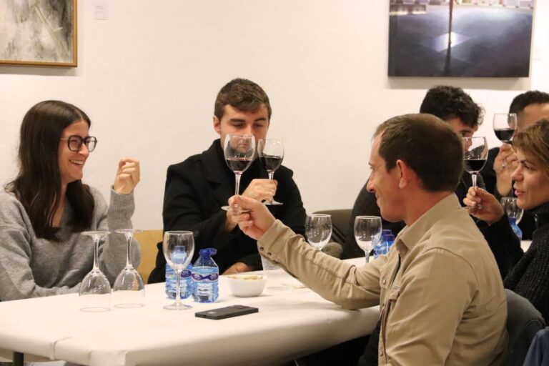 ‘Manzanares. Tierra de vinos’ acerca la cultura del vino a la población joven