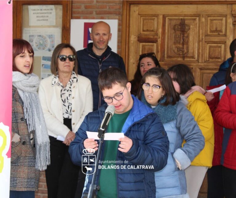 Gran participación en el `Flashmob´ de Bolaños de Calatrava por el día de la discapacidad
