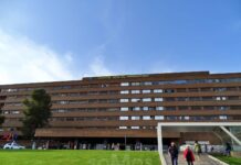 Un bebé, un niño y dos adultos hospitalizados tras fumigar una casa rural en Ayna