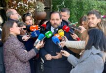 Núñez pide que se convoquen elecciones «cuanto antes»: «El sanchismo vive rodeado de corrupción»