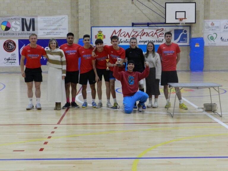 La tercera edición del torneo Queens & Kings se celebró el sábado en el pabellón ‘Antonio Caba’ de Manzanares