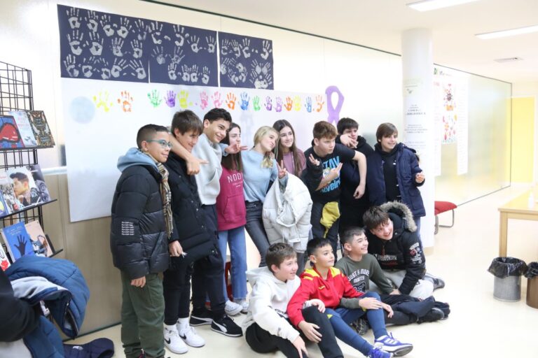 Manzanares celebra el día escolar de la no violencia y la paz