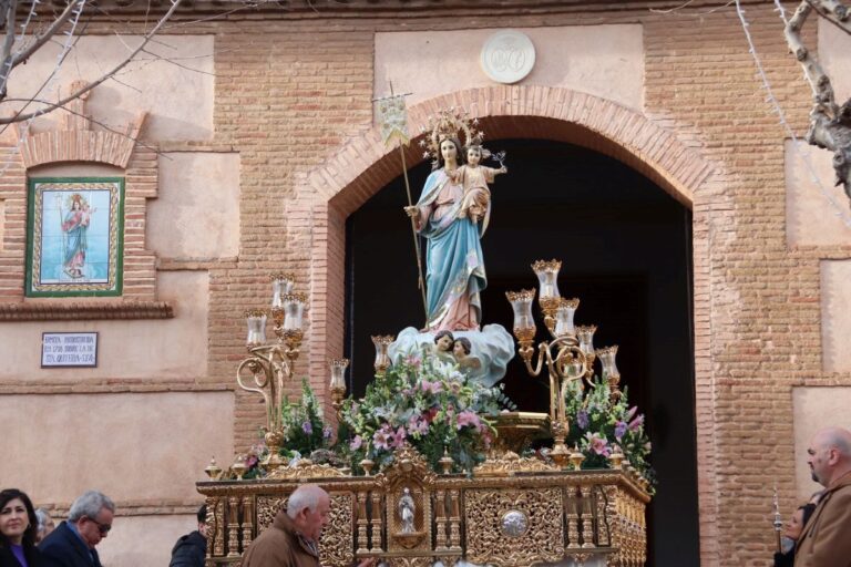 La procesión de la Virgen de la Paz puso fin a una intensa semana de fiestas en Manzanares