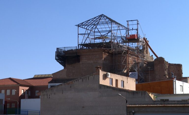 ‘Apadrina una teja’: La iniciativa de La Solana para restaurar la parroquia de San Juan Bautista
