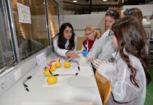 Un millar de escolares de la región buscan la chispa de la ciencia en los laboratorios de la UCLM