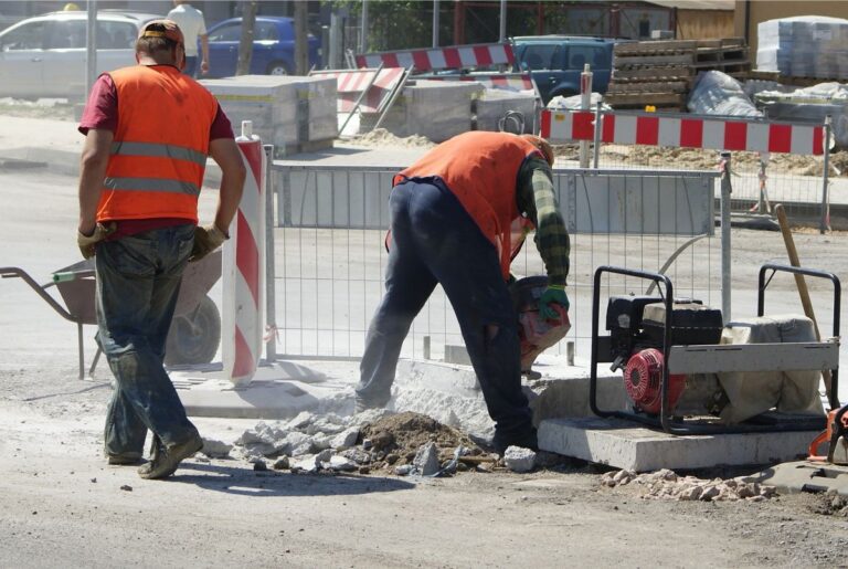 Cecam valora los datos del paro y señala la bajada de «horas efectivas» pese al aumento de contrataciones