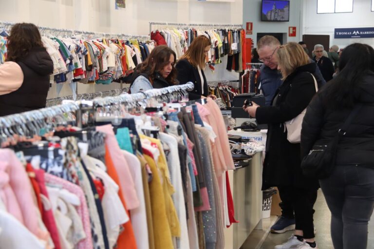 Mucho público desde su apertura en la 17ª Feria del Stock de Manzanares