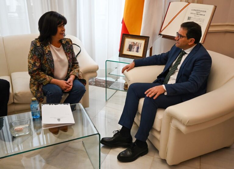 Valverde reitera su compromiso con Torre de Juan Abad para paliar los daños del tornado en colaboración con otras administraciones