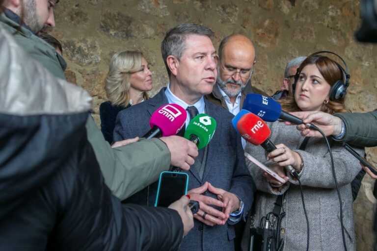 Page tacha de «insultante» la legislación en reparto de menores y avisa: «Vamos a ser solidarios, tontos no»