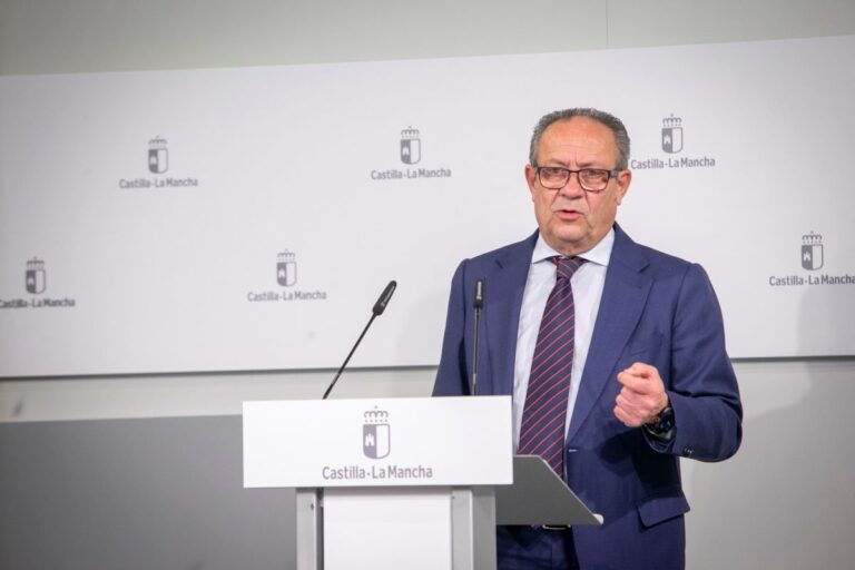 Castilla-La Mancha formaliza presentar un recurso al TC por el reparto del impuesto a la banca