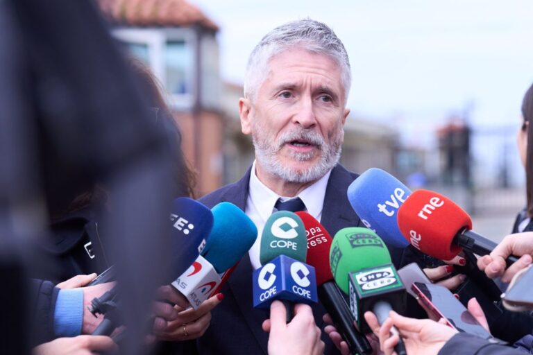 Marlaska no entiende las palabras de Page sobre el reparto de menores migrantes: «No tiene en cuenta el contexto»