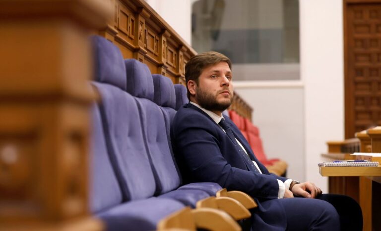 La Junta exige un nuevo plan estatal de viviendas y PP y Vox critican su inacción