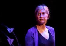 Paula Carbonell aúna poesía y mujer en el campus de Cuenca con su obra “Inesperadamente”