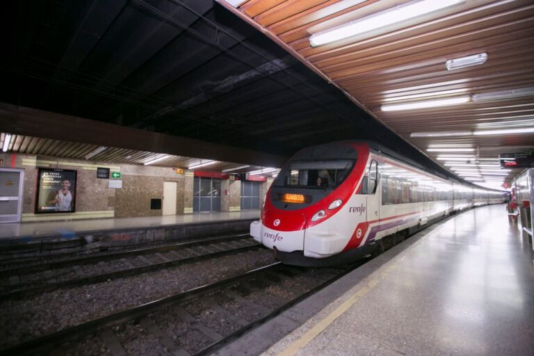 Trenes especiales para ver las Fallas con paradas en Albacete y Alcázar de San Juan