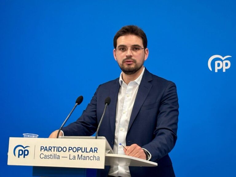 PP lamenta que Page «monte en cólera» por el reparto «arbitrario» de menores migrantes pero mantenga su apoyo a Sánchez