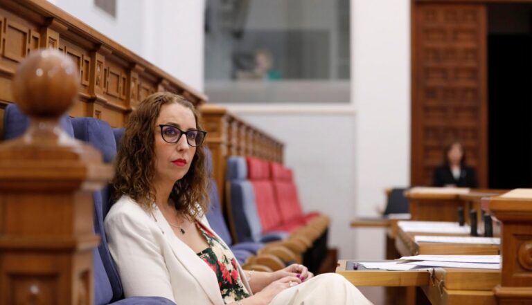 Simón reclama al PP que «rompa» con Vox donde gobiernan en C-LM si quieren «hablar de verdad de igualdad»