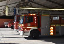 El incendio de varios coches en un garaje de Talavera deja un afectado por inhalación de humo