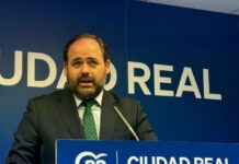 Núñez pide a Page que dé la cara ante los sanitarios y explique por qué no recupera la carrera profesional