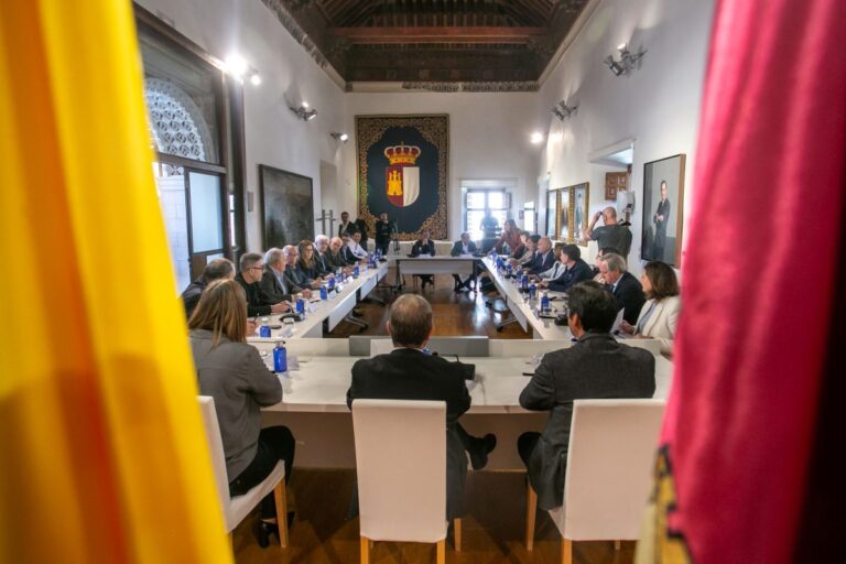 C-LM creará un observatorio con los sectores afectados por los aranceles de Trump y usará el presupuesto del IPEX