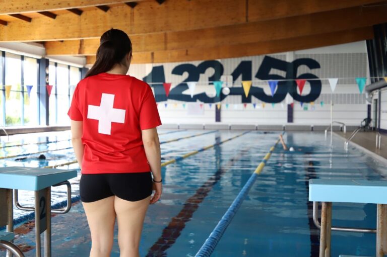¿Quieres ser socorrista y monitor/a de natación? ¡Fórmate gratuitamente en Manzanares!