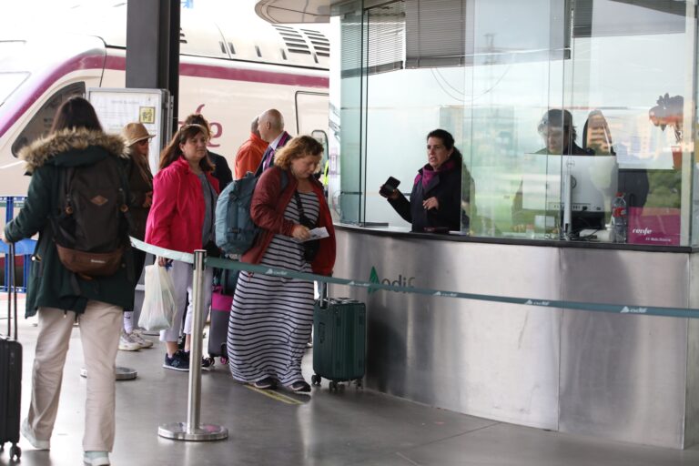 Retrasos en ocho trenes de Renfe entre Madrid y Andalucía por una incidencia técnica en un Ave