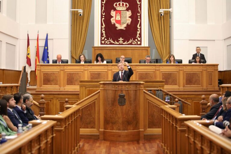 CCOO, UGT y Cecam aplauden una reforma del Estatuto que «blinda» el diálogo social