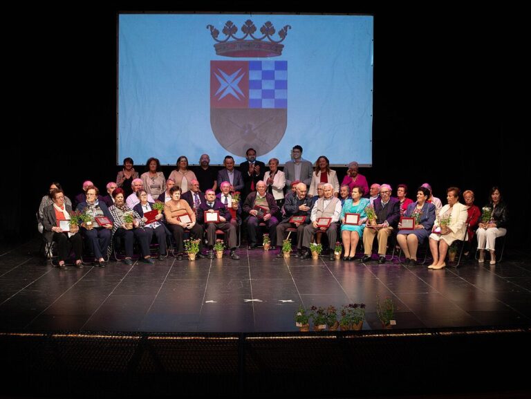 Argamasilla de Alba rinde homenaje a sus mayores con un emotivo acto en el Teatro Auditorio