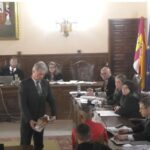 El acusado del crimen machista de Tarancón reconoce el cuchillo con el que asestó 34 puñaladas y degolló a su mujer