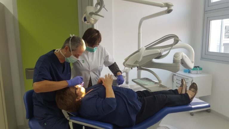 Castilla-La Mancha renueva el equipamiento de las Unidades de Salud Bucodental