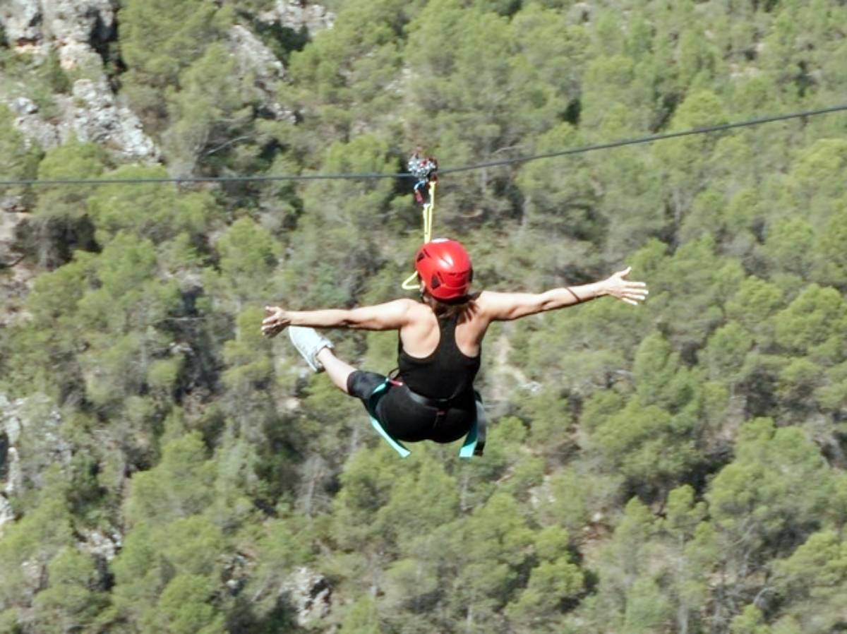 Cinco tirolinas espectaculares para disfrutar de la adrenalina sin salir de Castilla-La Mancha
