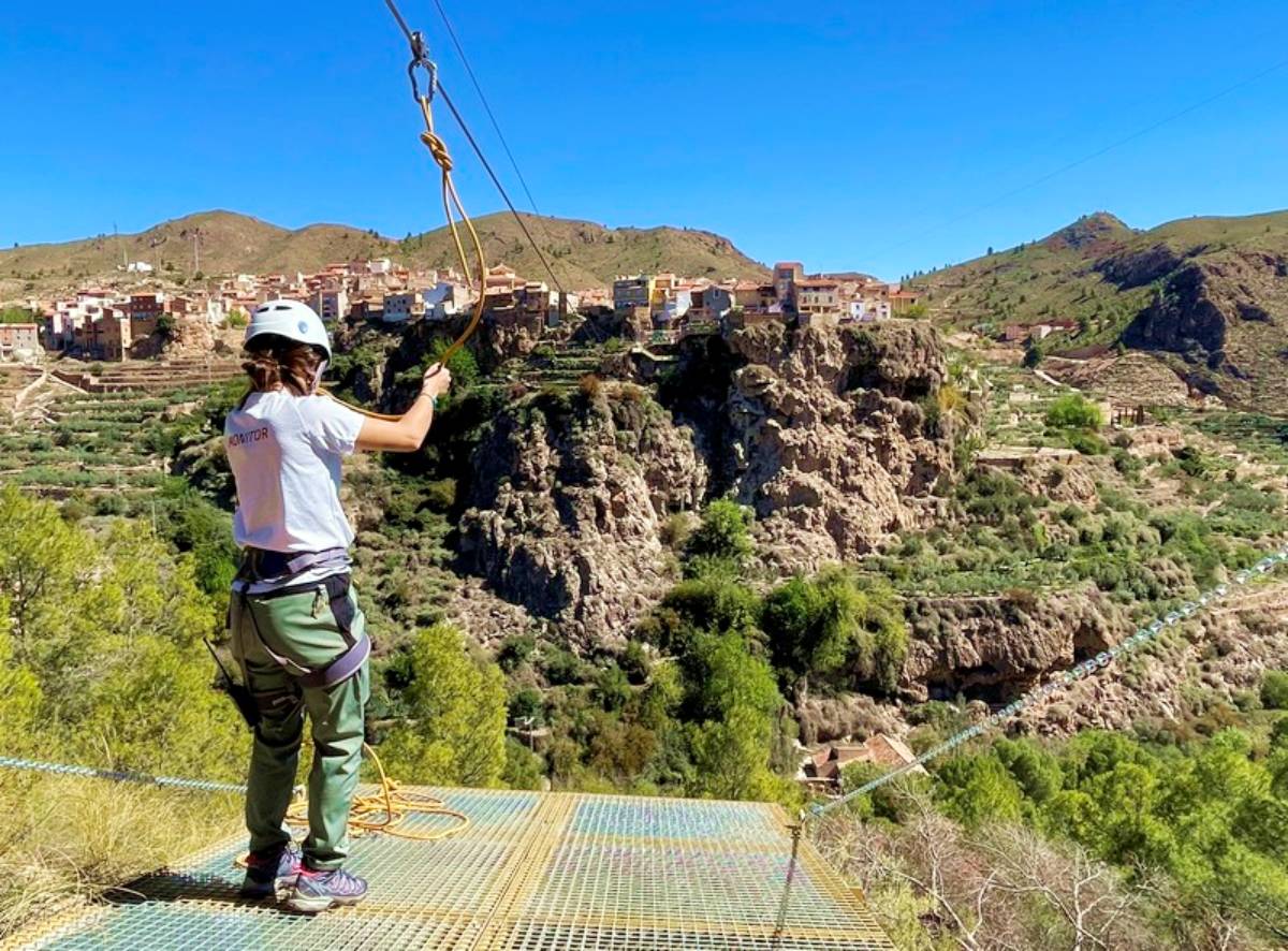 Cinco tirolinas espectaculares para disfrutar de la adrenalina sin salir de Castilla-La Mancha